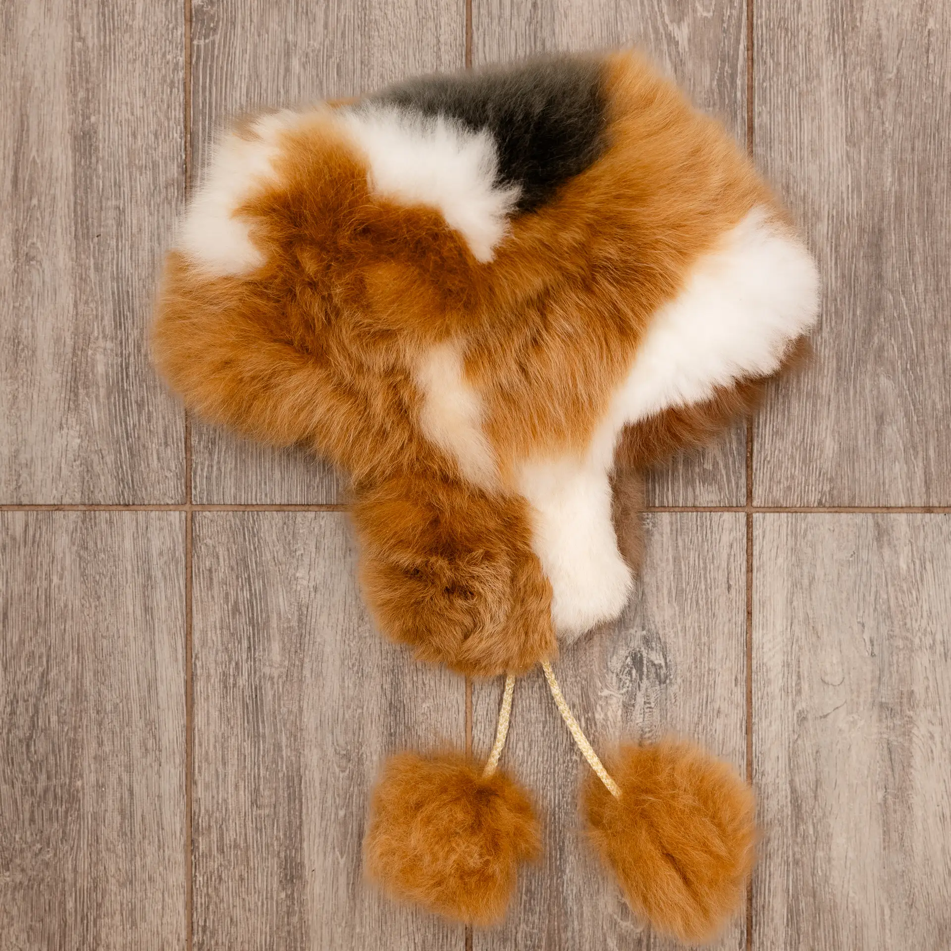 Beebialpaka karusnahast mütsid