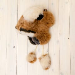 Beebialpaka karusnahast mütsid